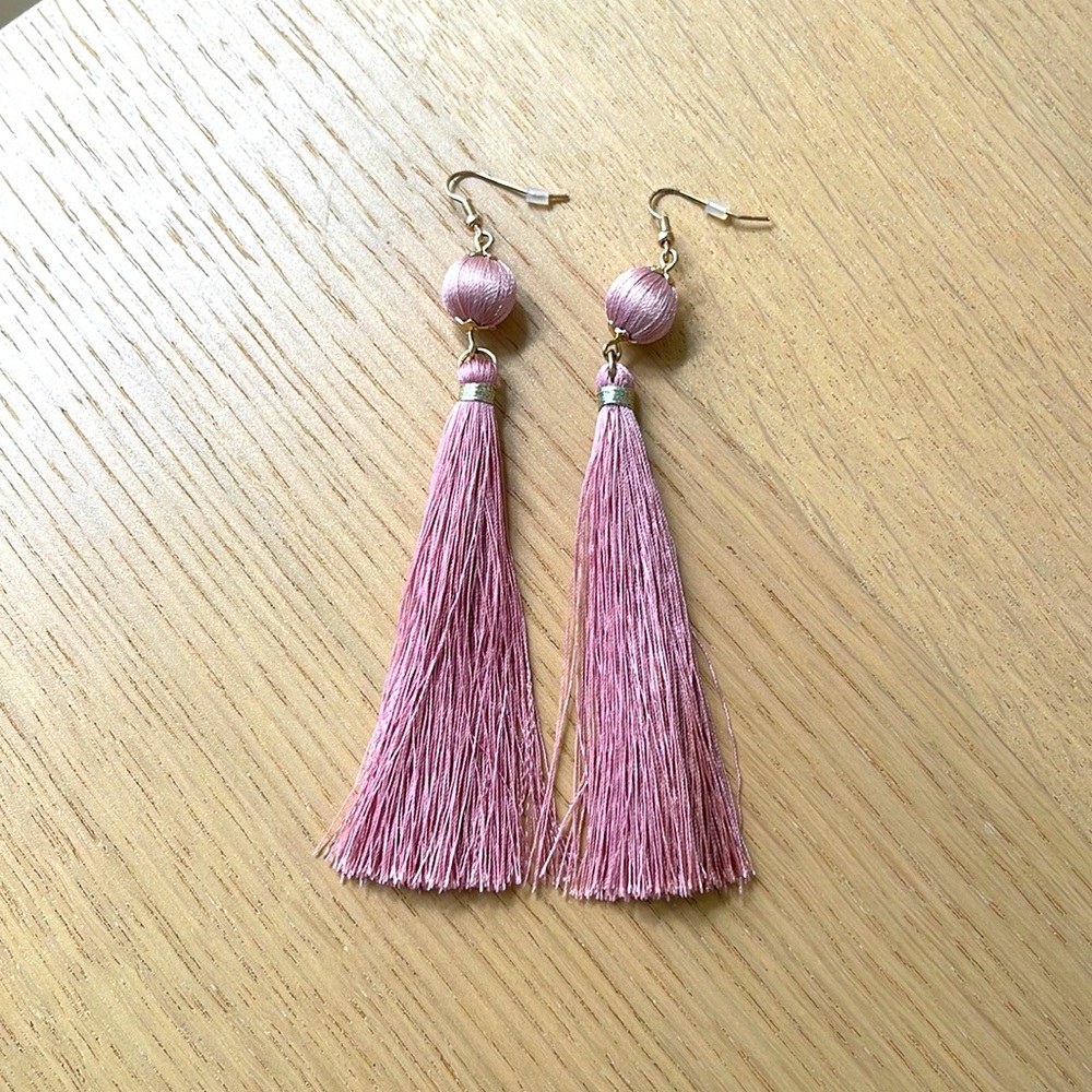 Pick and gold tassel earrings - Picture 1 of 3